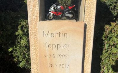 Referenz 1 – Urnengrab